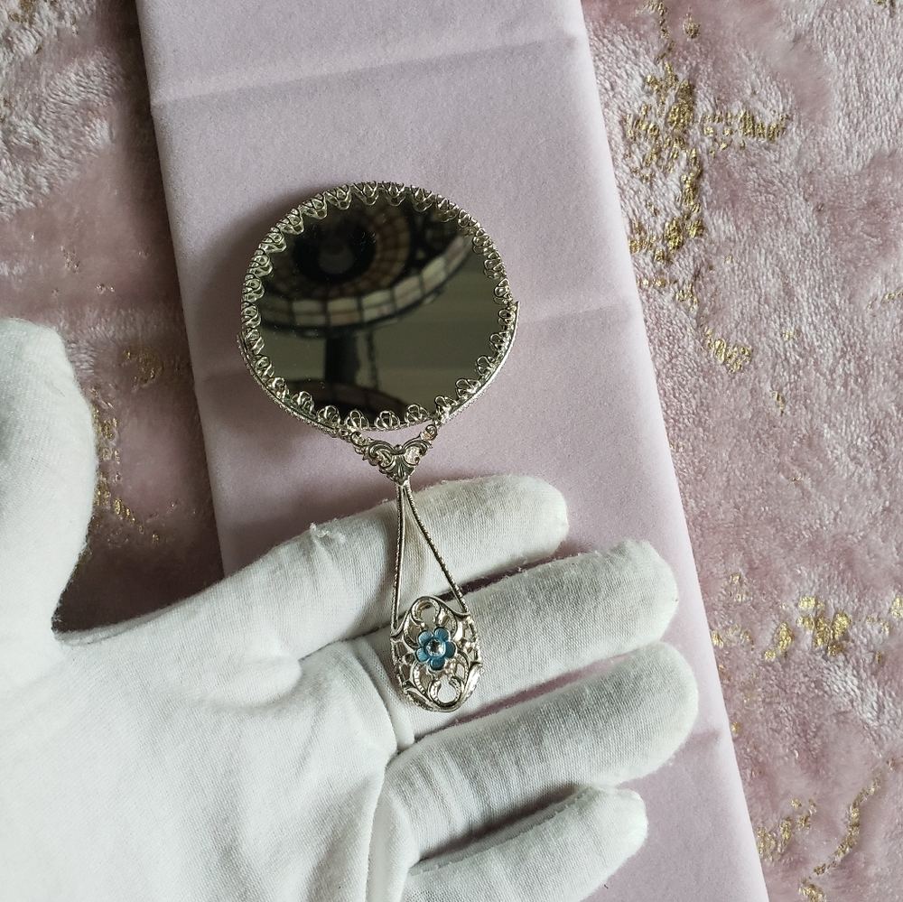 VTG MIRROR | Small Butterfly Hand Mirror - Picture 4 of 15